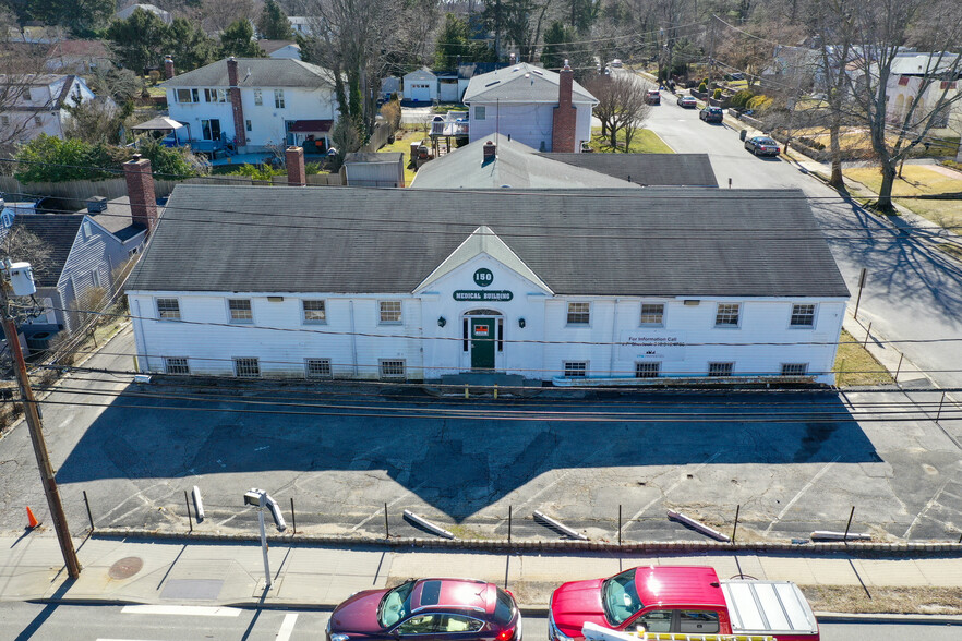 150 Forest Ave, Glen Cove, NY for sale - Building Photo - Image 1 of 1