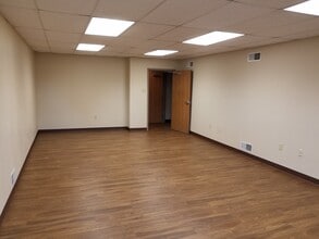 302 Fitz Henry Rd, Smithton, PA for sale Interior Photo- Image 2 of 9