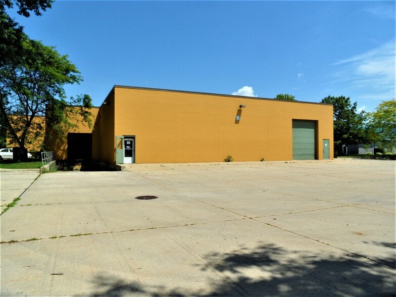 3914 Bestech Dr, Ypsilanti, MI for lease - Building Photo - Image 2 of 9