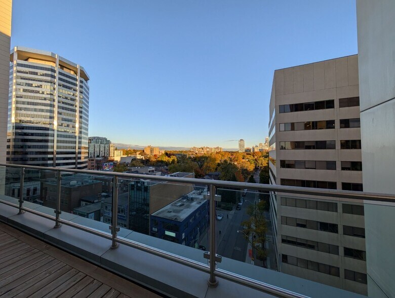 65 St Clair Ave E, Toronto, ON for lease - Building Photo - Image 2 of 6