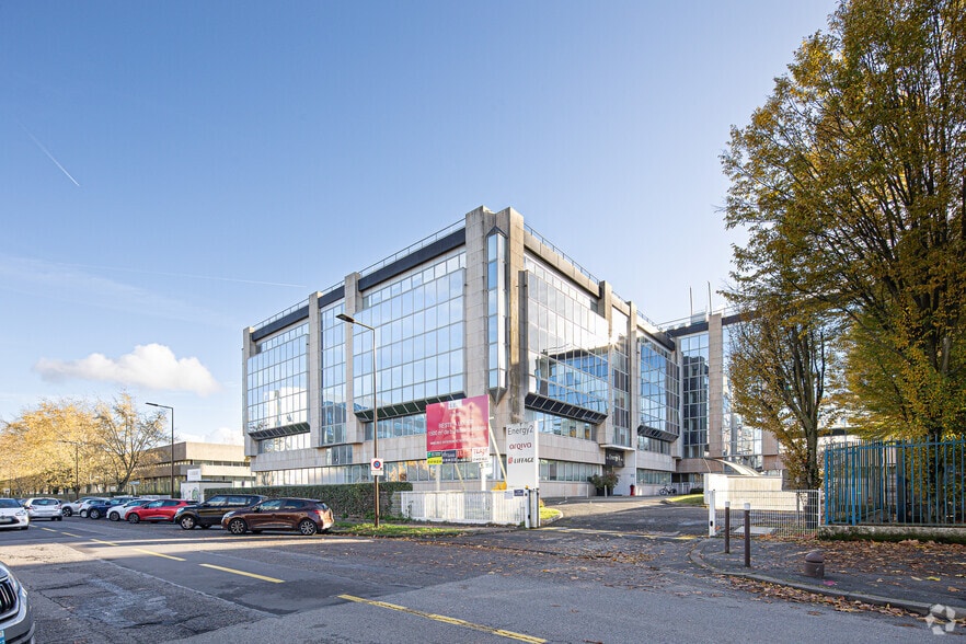 34 Avenue De L'Europe, Vélizy-Villacoublay for lease - Primary Photo - Image 1 of 2
