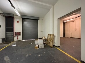 Retail in Barcelona, Barcelona for lease Interior Photo- Image 2 of 17