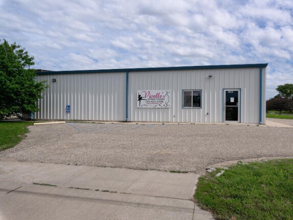 1102 Armory Rd Salina Ks 67401 Loopnet Com