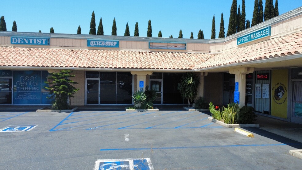 1700 N Tustin St, Orange, CA for lease - Building Photo - Image 2 of 9