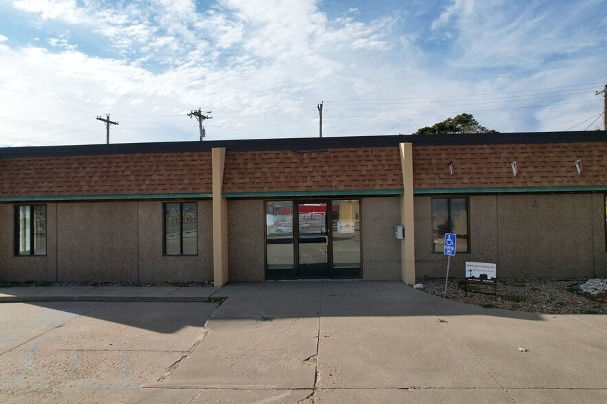 103-105 103-105 E 27th St, Hays, KS for sale - Building Photo - Image 3 of 59
