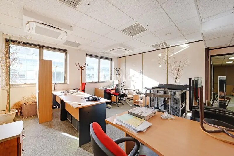 66-70 Rue De Villiers, 92300 Levallois-Perret, Levallois-Perret for lease - Building Photo - Image 3 of 9