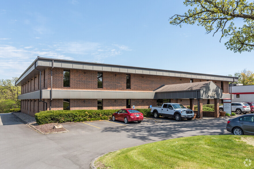 4685 Merle Hay Rd, Des Moines, IA for lease - Primary Photo - Image 1 of 14