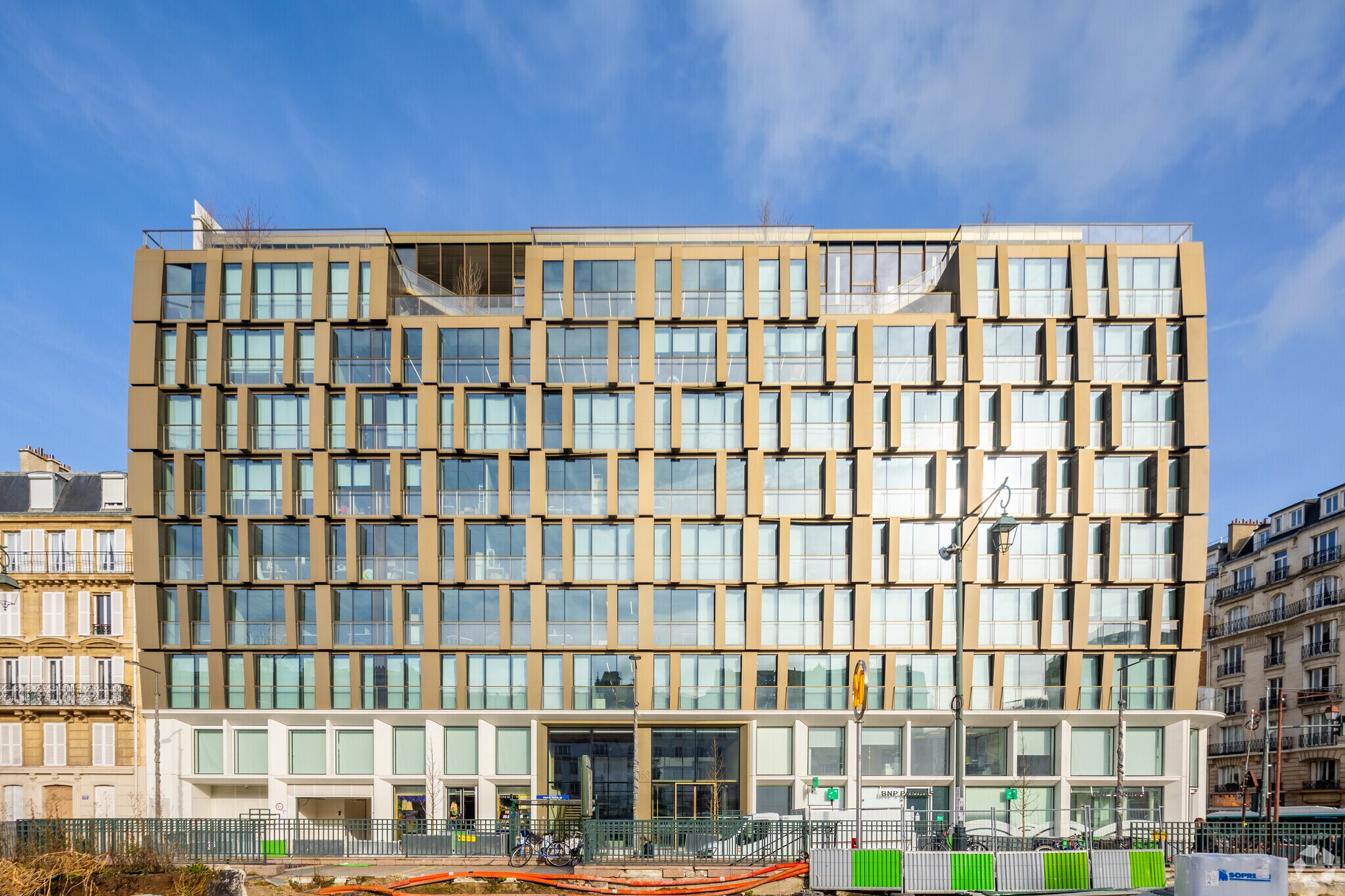 168 Avenue Charles De Gaulle, Neuilly-sur-Seine for lease Primary Photo- Image 1 of 26