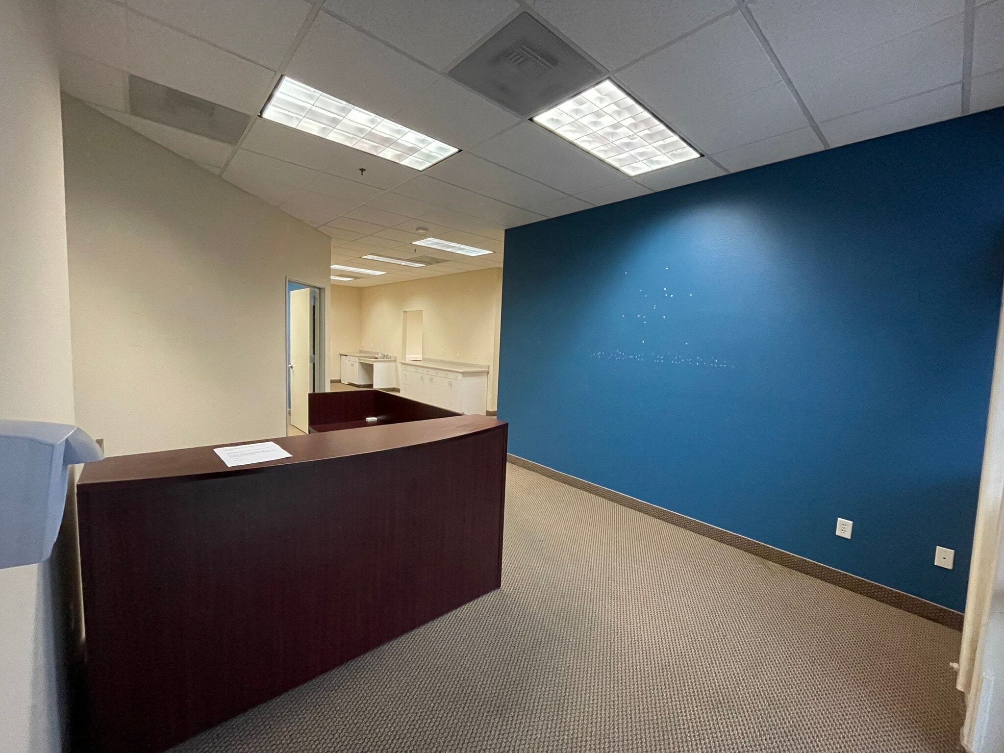 8525 N Cedar Ave, Fresno, CA for lease Interior Photo- Image 1 of 28