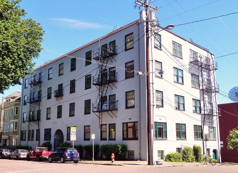 1730 NW Couch St, Portland, OR for sale - Building Photo - Image 1 of 12