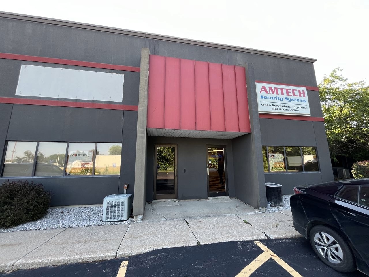 5111-5121 E ML Ave, Kalamazoo, MI for lease Interior Photo- Image 1 of 2