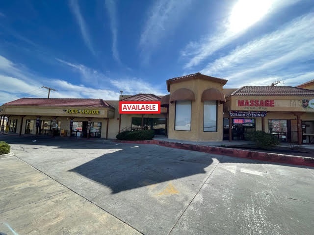 16137 Green Tree Blvd, Victorville, CA for lease - Building Photo - Image 2 of 12