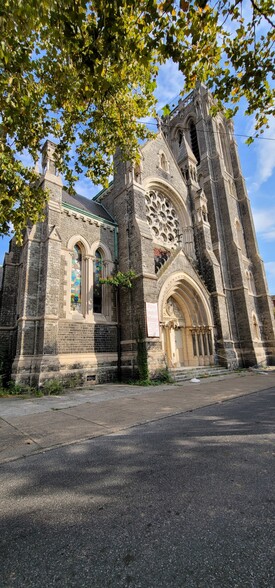 2401-2425 N 8th St, Philadelphia, PA for sale - Building Photo - Image 1 of 11