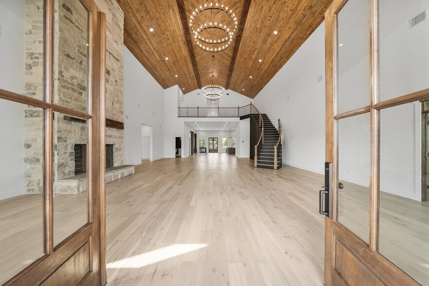 18760 FM 442 Road, Needville, TX for sale - Interior Photo - Image 2 of 43