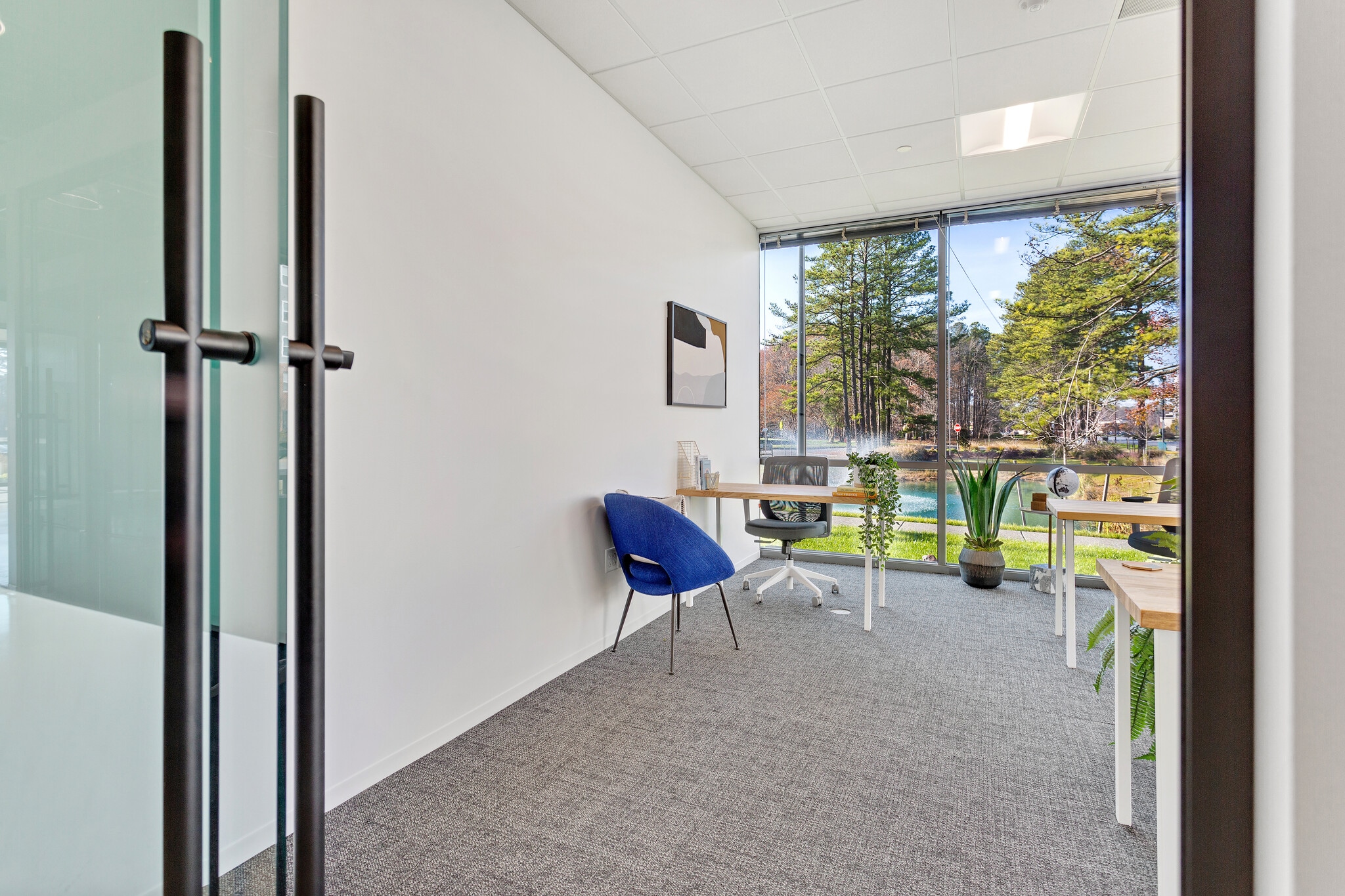 2400 Old Brick Rd, Glen Allen, VA for lease Interior Photo- Image 1 of 3