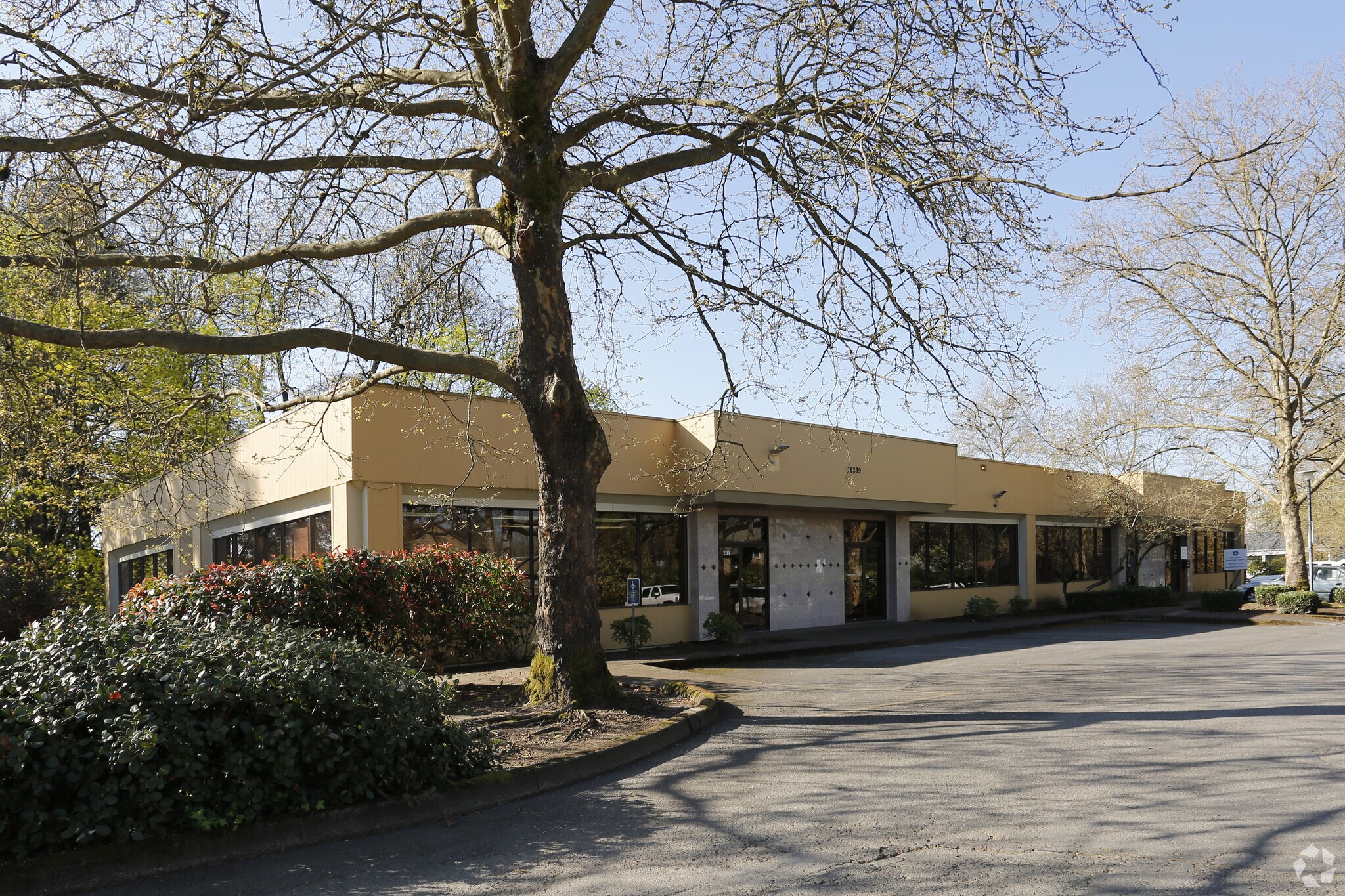 16239 SE McLoughlin Blvd, Oak Grove, OR for sale Primary Photo- Image 1 of 1