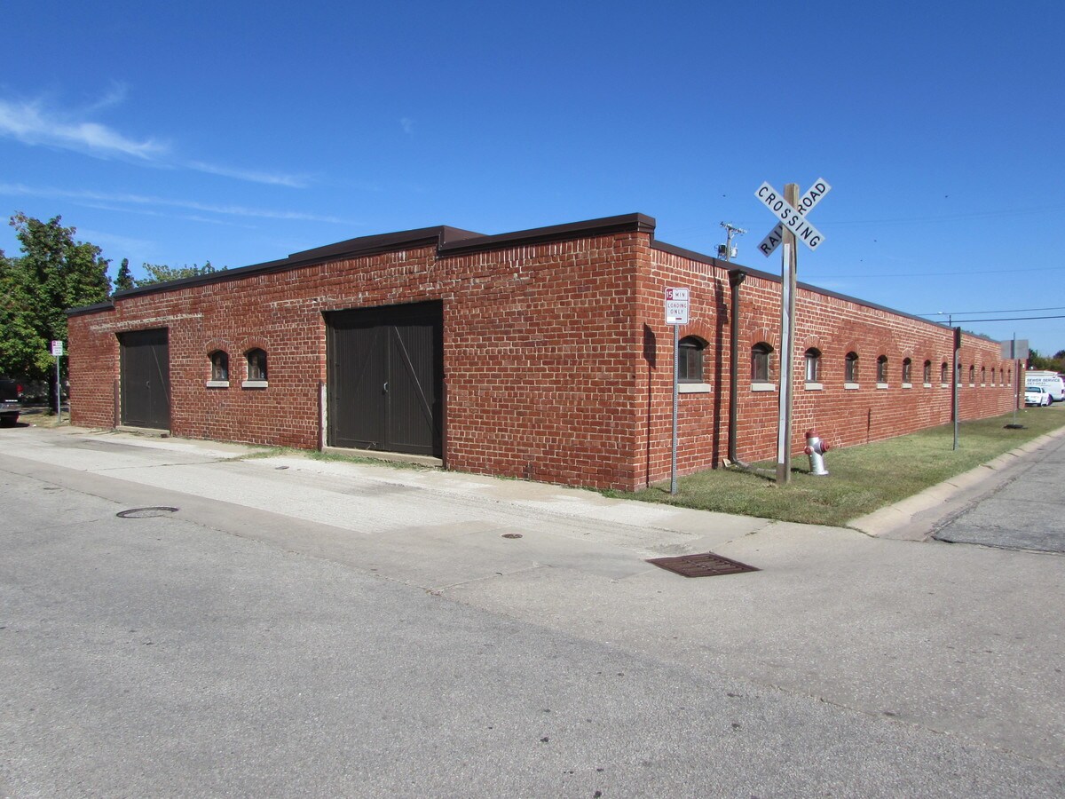 322 S Mosley St, Wichita, KS 67202