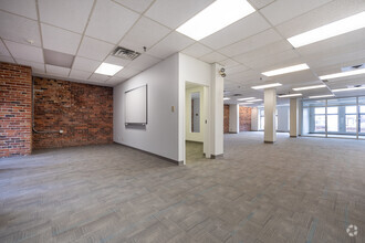 358-362 Rue Notre-Dame E, Montréal, QC for lease Interior Photo- Image 2 of 6