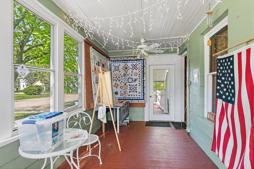 290 S State St, Hampshire, IL for sale - Building Photo - Image 2 of 13