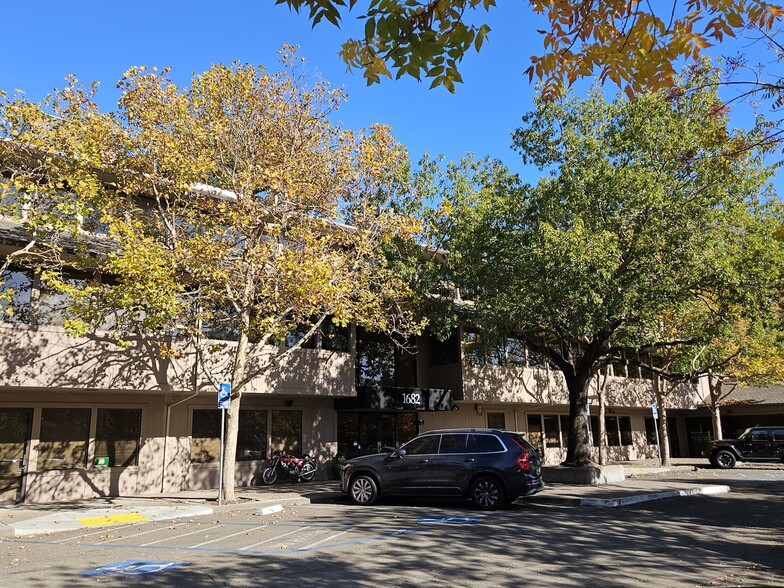 1682 Novato Blvd, Novato, CA for lease - Building Photo - Image 2 of 16