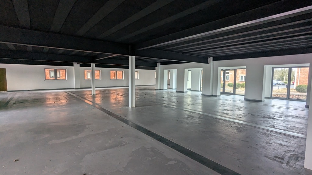 Lauriston Park, Evesham for lease Interior Photo- Image 1 of 10