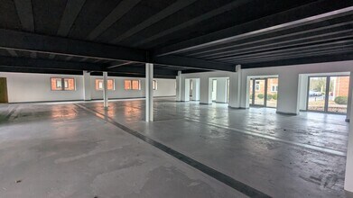 Lauriston Park, Evesham for lease Interior Photo- Image 1 of 10