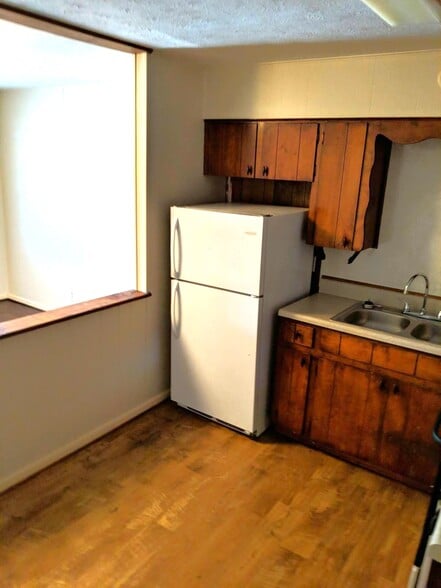 Three Apartment Portfolio portfolio of 3 properties for sale on LoopNet.com - Building Photo - Image 3 of 5