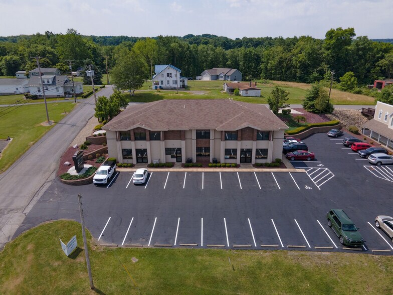 2540 New Butler Rd, New Castle, PA 16101