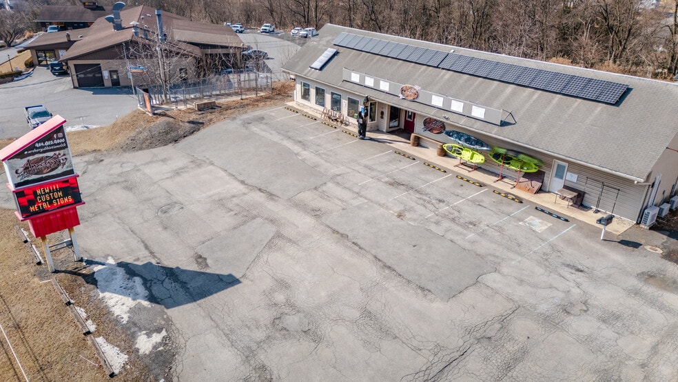 400 Interchange Rd, Lehighton, PA for sale - Building Photo - Image 2 of 17