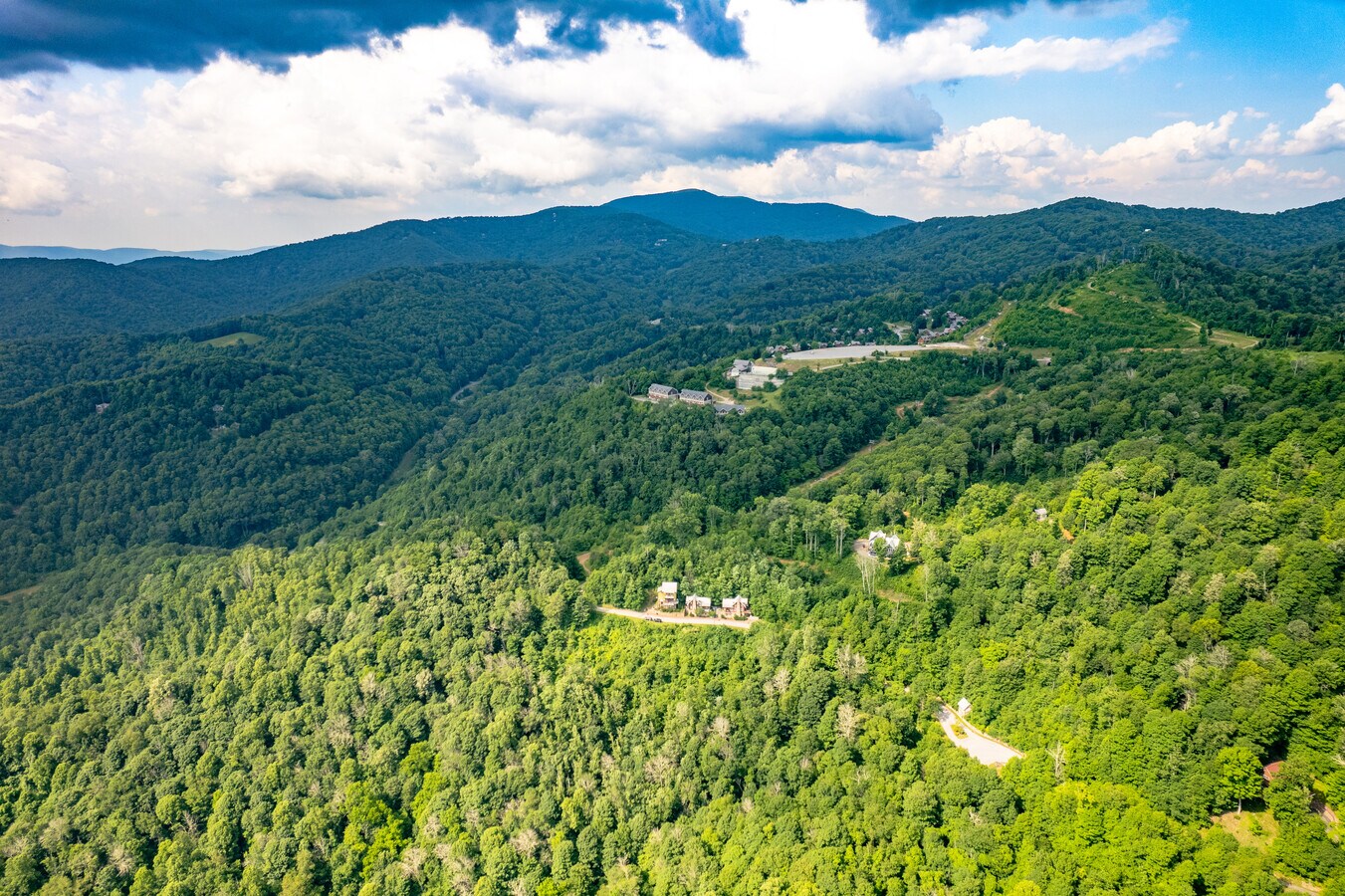 99999 Wolf Ridge Road, Mars Hill, NC 28754