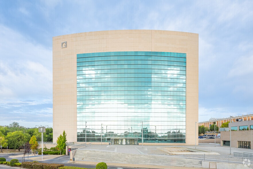 Avenida Juncal, 24, San Sebastián de los Reyes, Madrid for lease - Building Photo - Image 1 of 23