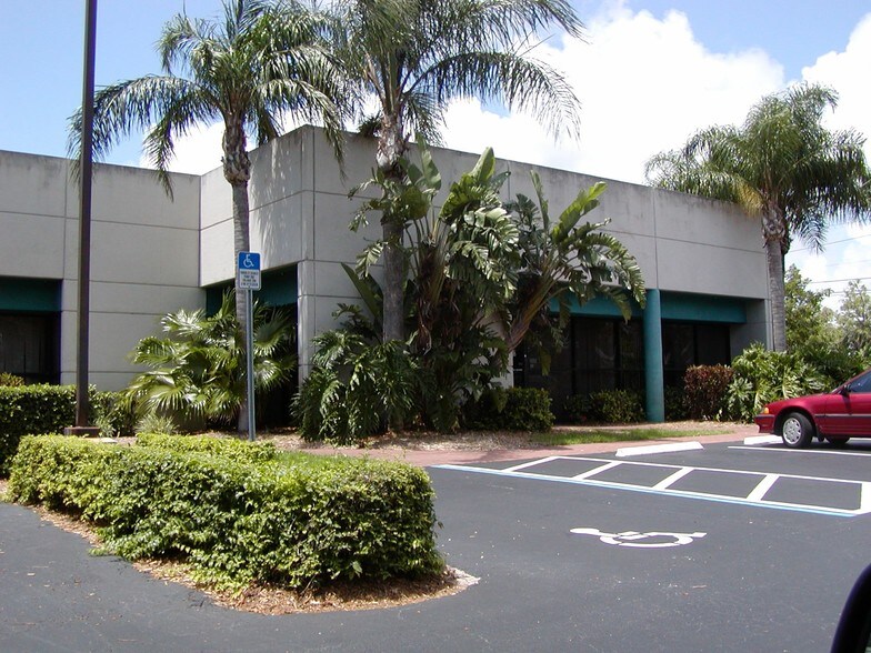 700-710 S Military Trl, Deerfield Beach, FL for lease - Building Photo - Image 2 of 27