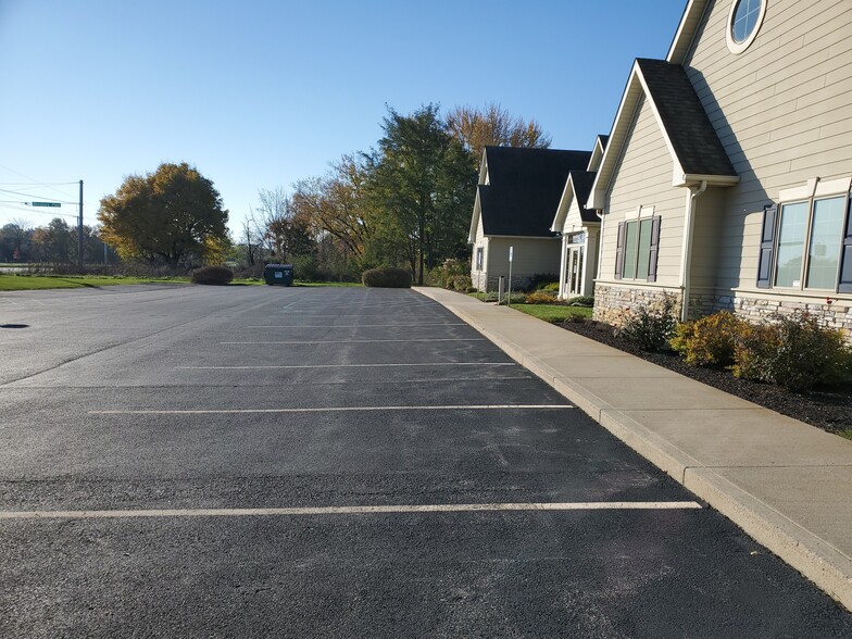 11115-11119 Lima Rd, Fort Wayne, IN for sale - Building Photo - Image 2 of 18