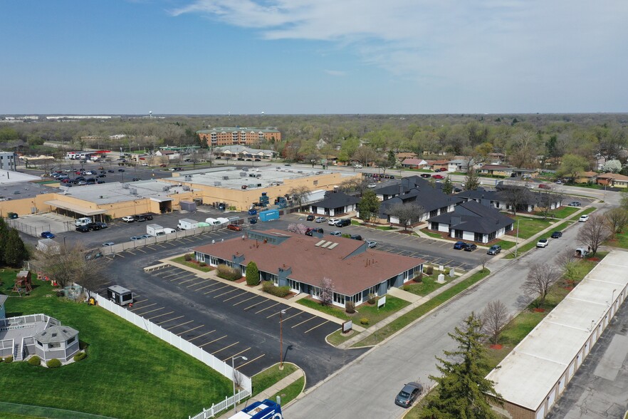 17524 E Carriageway Dr, Hazel Crest, IL for sale - Building Photo - Image 2 of 4