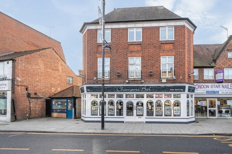 184 Field End Rd, Pinner for sale - Building Photo - Image 1 of 15