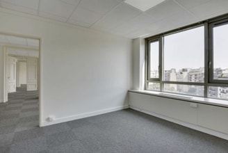 83 Boulevard Exelmans, Paris for lease Interior Photo- Image 1 of 5