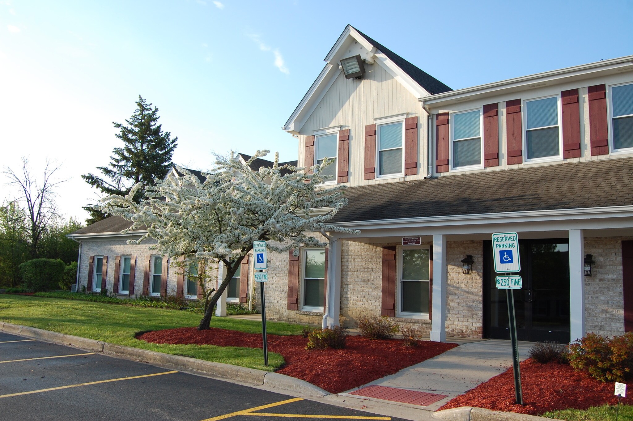 18 E Dundee Rd, Barrington, IL for sale Primary Photo- Image 1 of 1