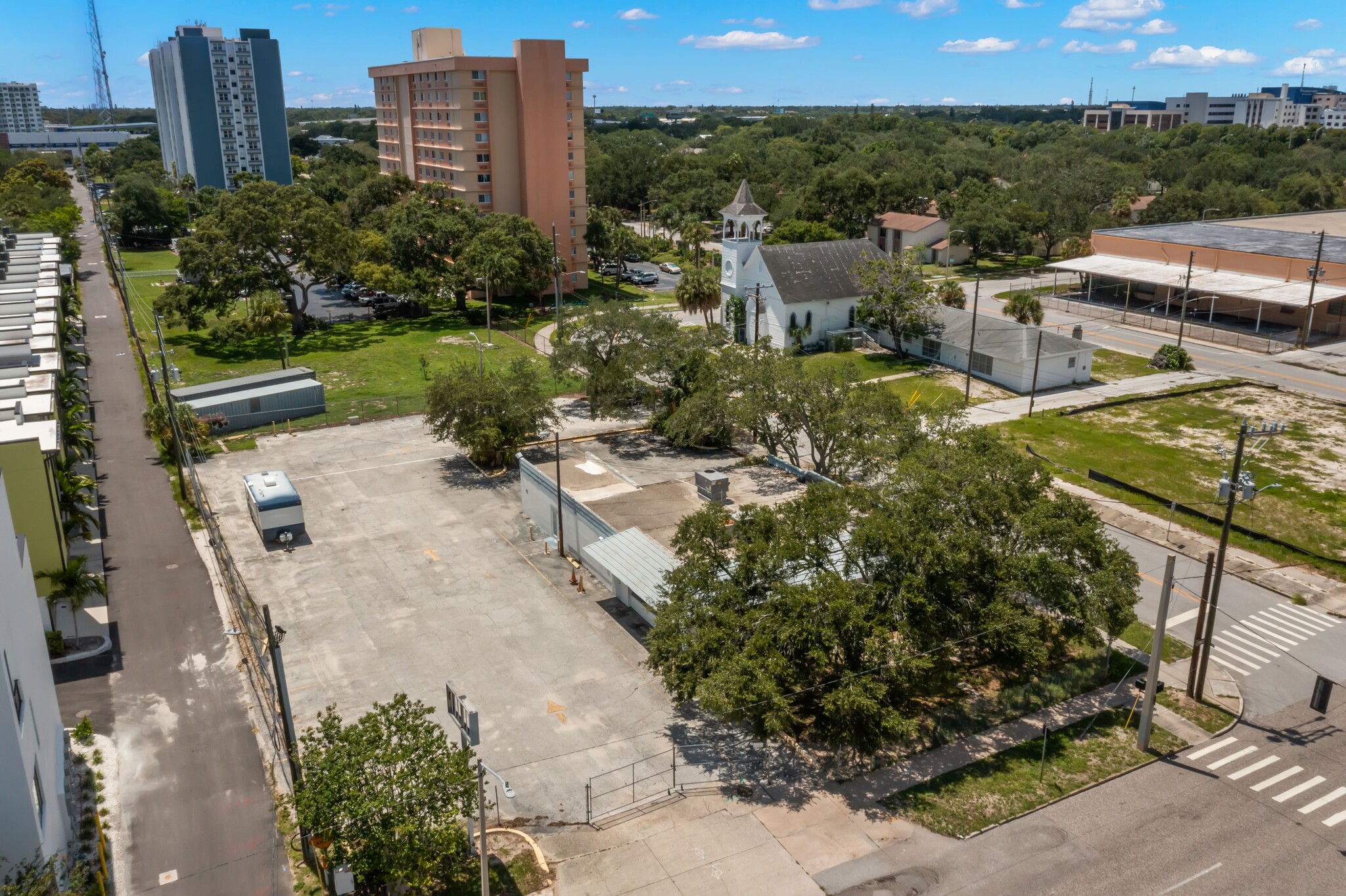 207 10th St N, Saint Petersburg, FL for sale Primary Photo- Image 1 of 15