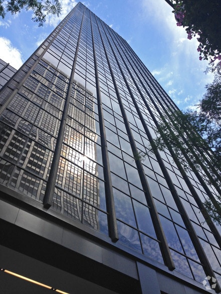 605 Third Ave, New York, NY for lease - Building Photo - Image 2 of 13