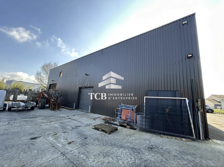 Flex in Les Sorinières for lease - Building Photo - Image 1 of 6