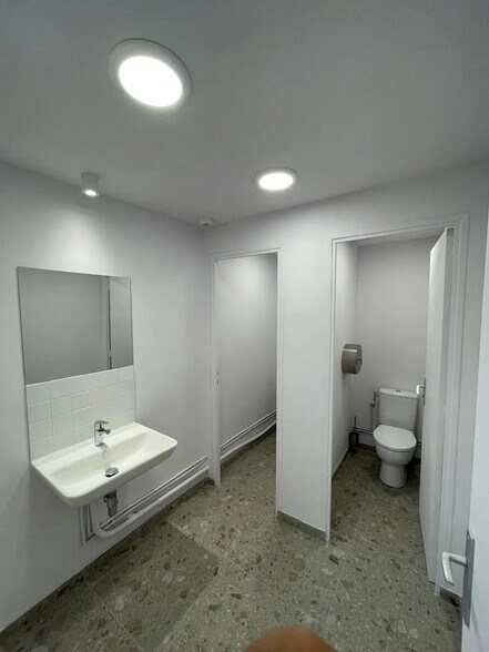 15 Boulevard Gay Lussac, Marseille for lease - Interior Photo - Image 3 of 5