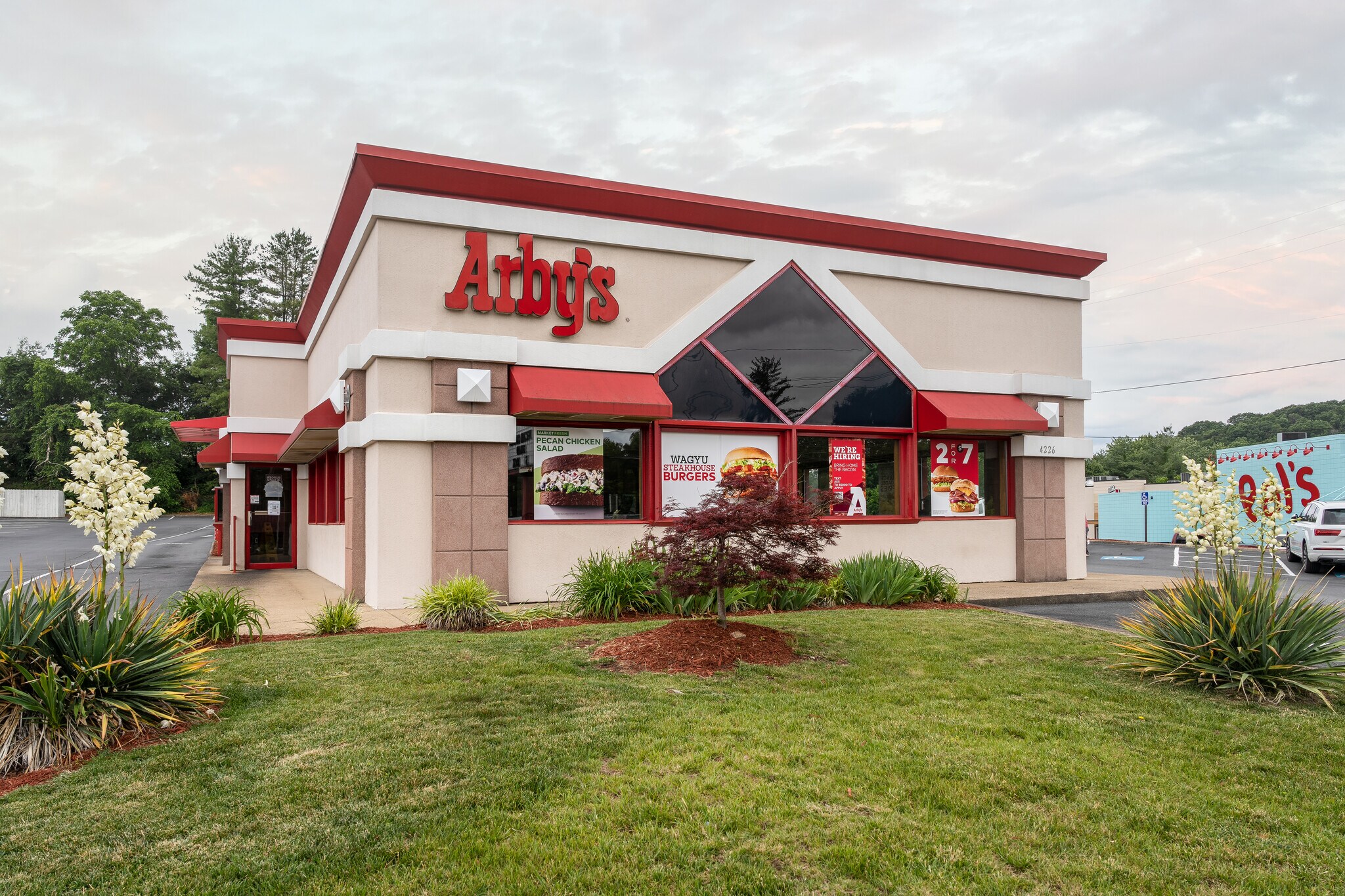 4226 Fort Henry Dr, Colonial Heights, TN 37663