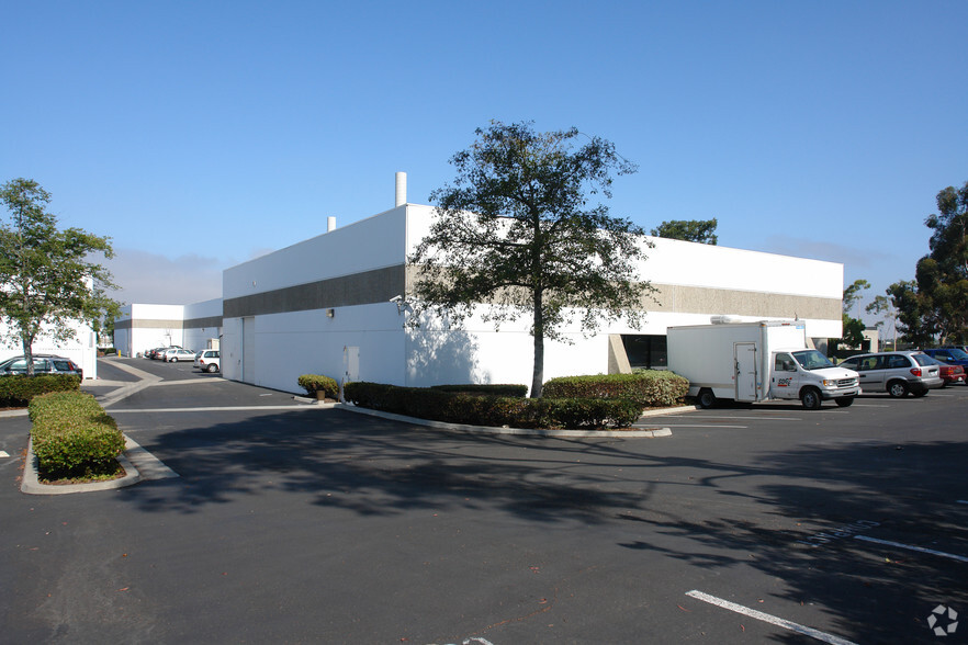 6555 Nancy Ridge Dr, San Diego, CA for lease - Building Photo - Image 3 of 5