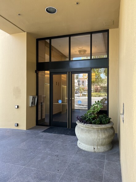 300 Hamilton Ave, Palo Alto, CA for lease - Building Photo - Image 3 of 5