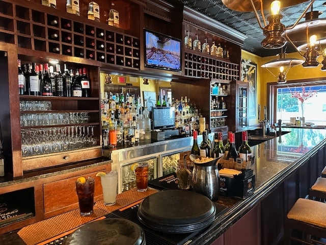 390-394 City Island Avenue portfolio of 2 properties for sale on LoopNet.com - Building Photo - Image 3 of 13