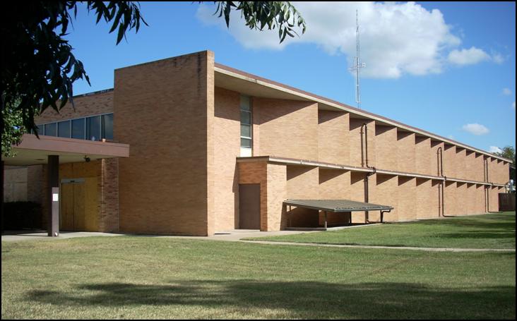 803 W Lampasas St, Ennis, TX for sale - Primary Photo - Image 1 of 6