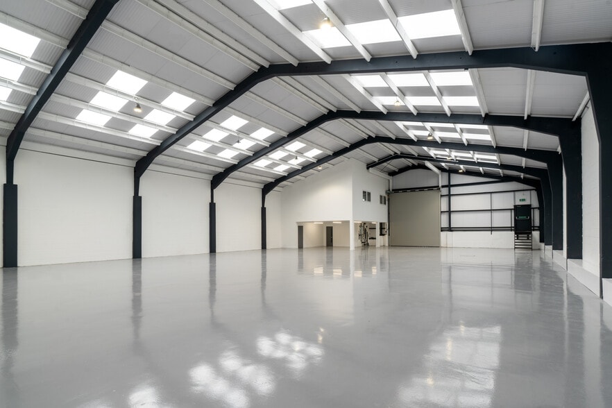 6 Wharf Ln, Basildon for lease - Interior Photo - Image 3 of 3