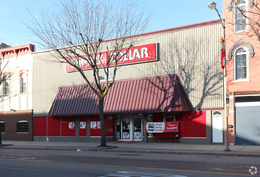 110-114 S Main St, Eaton Rapids, MI for sale - Primary Photo - Image 1 of 16