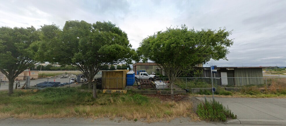 9341 Ladner Trunk Rd, Delta, BC for lease - Primary Photo - Image 1 of 2