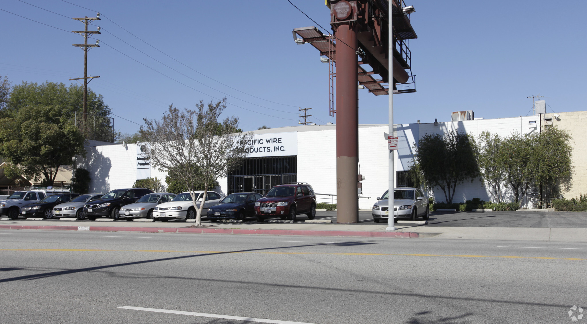 10725 Vanowen St, North Hollywood, CA for lease Primary Photo- Image 1 of 4